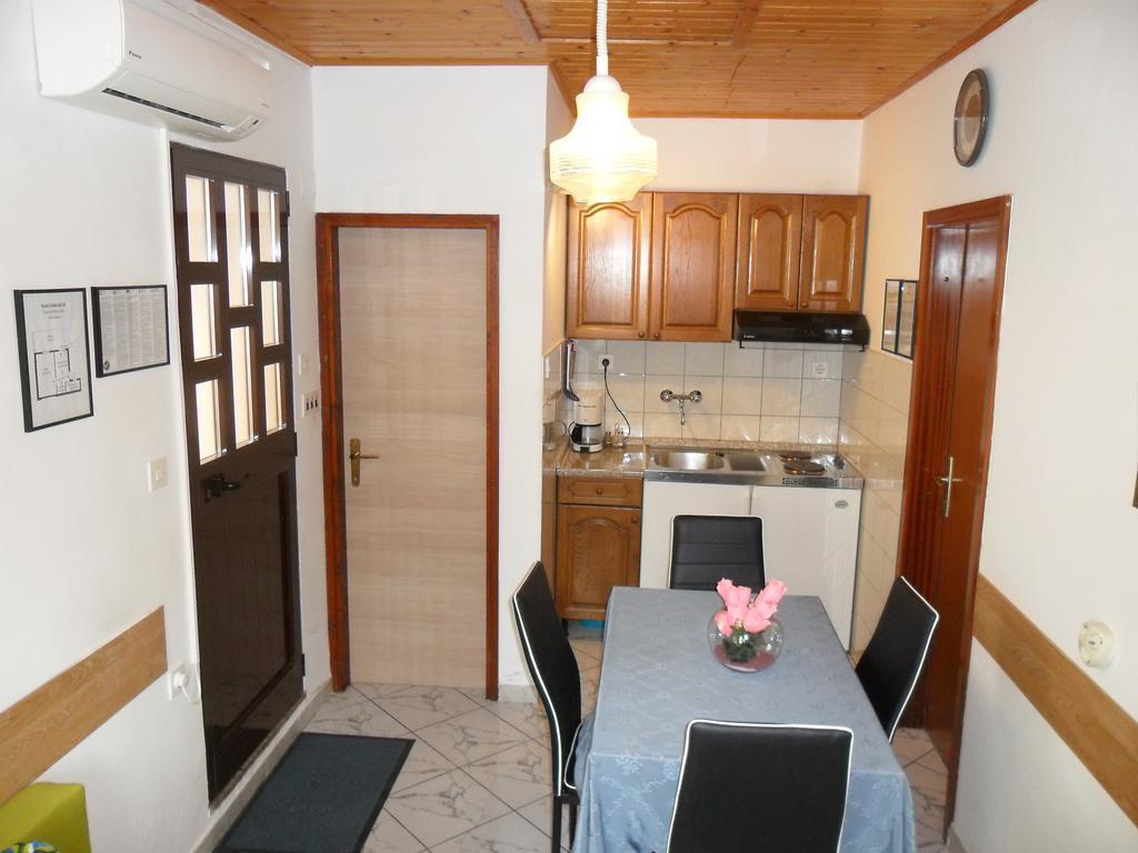 Vile Park Apartments Porec Exterior photo